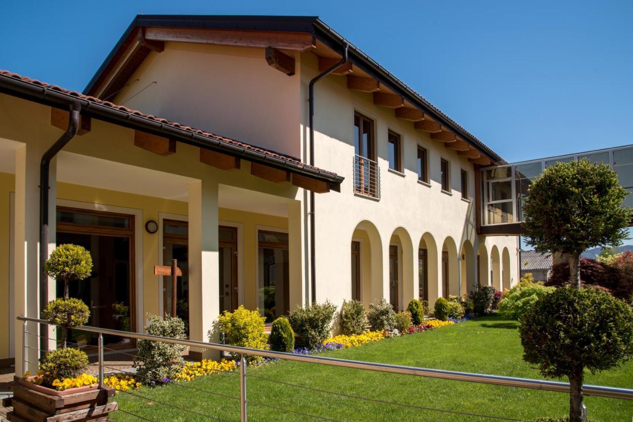 Sanfront Resort Monviso מראה חיצוני תמונה
